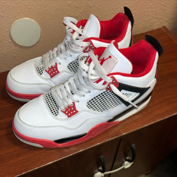 Jordan 4 retro Fire reds Size 12 (super clone)